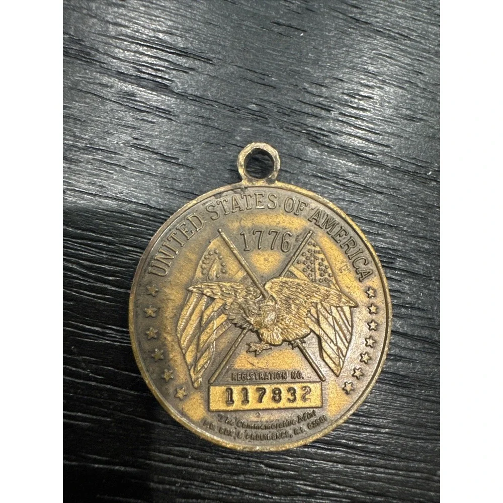 US Liberty Bell GMAC 1776–1976 Bicentennial Bronze Medal Token Pendant Vintage